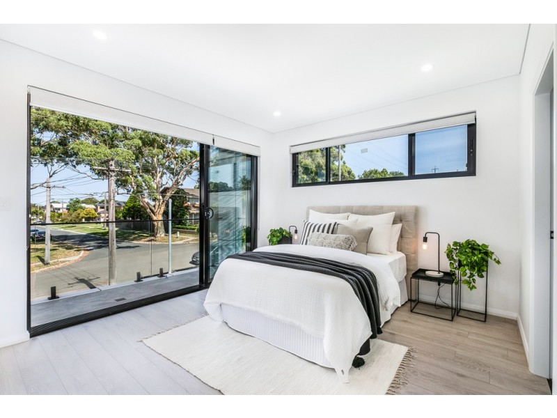 21b Kitchener St, Caringbah NSW 2229