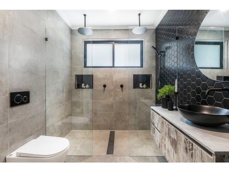 21b Kitchener St, Caringbah NSW 2229