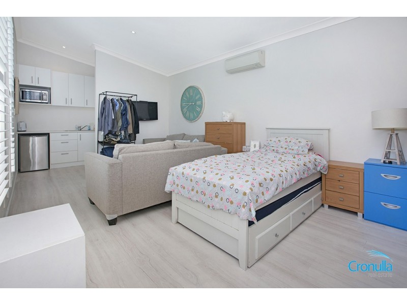 30 Raleigh Ave, Caringbah NSW 2229