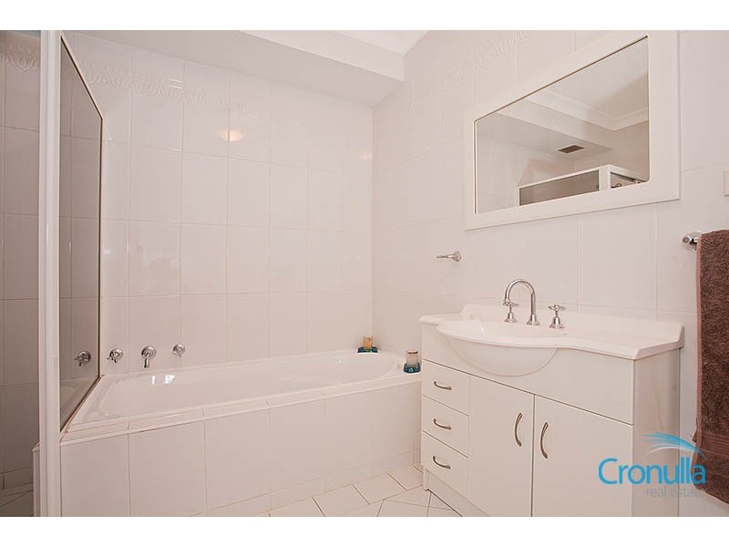 13/26  High St, Caringbah NSW 2229