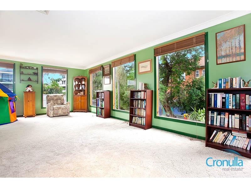 6  Clyde Ave, Cronulla NSW 2230