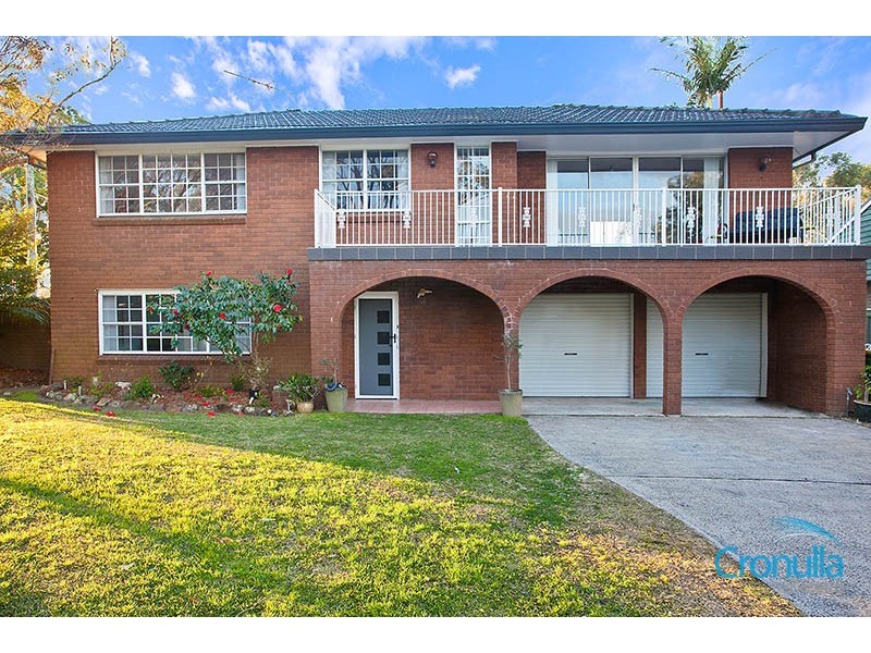 13 Nambour Rd, Engadine NSW 2233