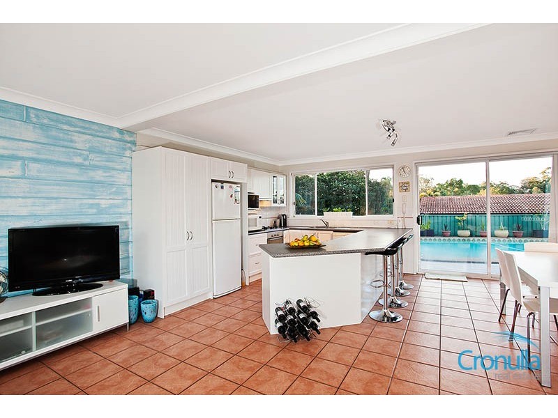 13 Nambour Rd, Engadine NSW 2233