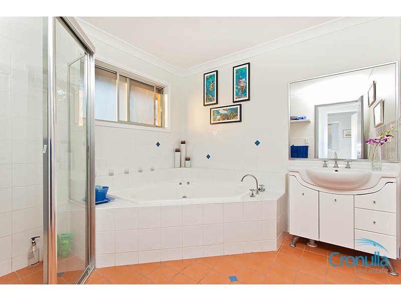 13 Nambour Rd, Engadine NSW 2233