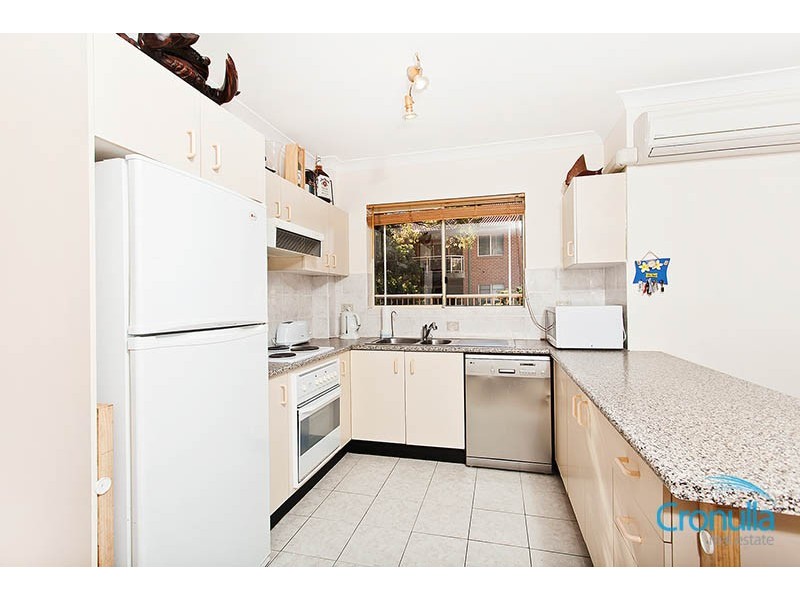 13/8-10 Vista St, Caringbah NSW 2229