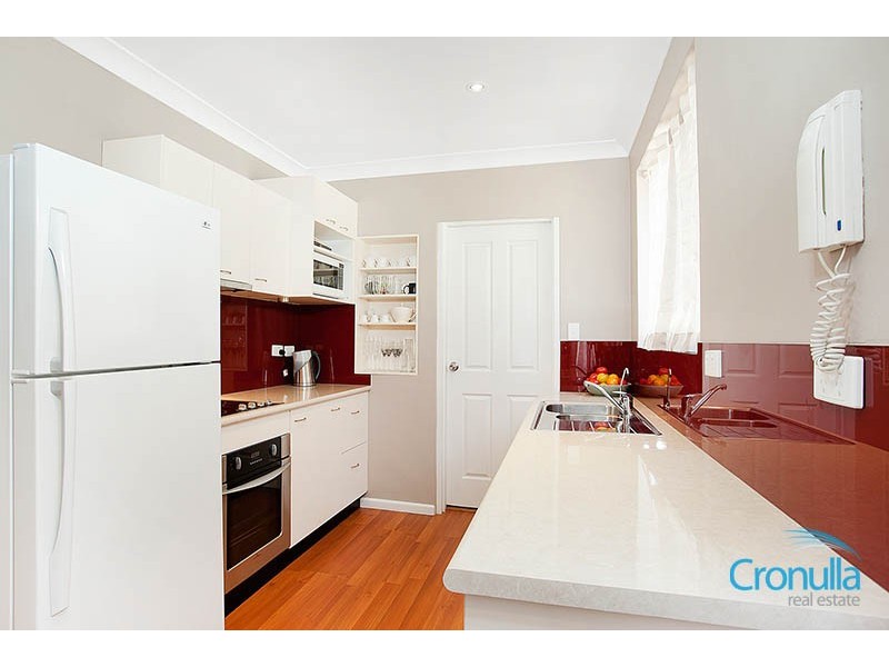 1/6 Caronia Ave, Cronulla NSW 2230