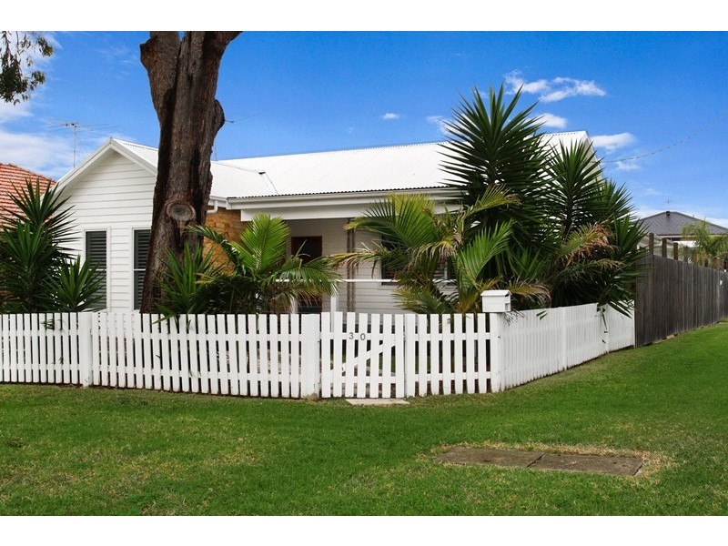 30 Raleigh Ave, Caringbah NSW 2229