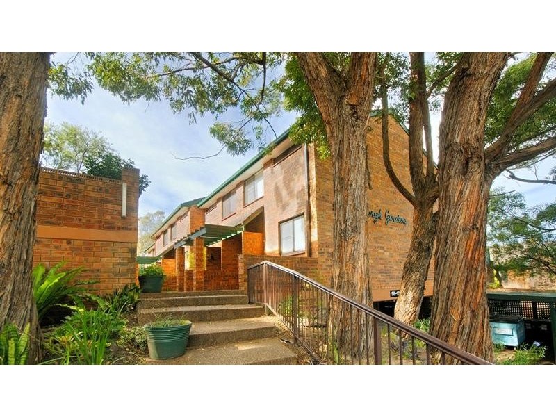 98 Glencoe Street, Sutherland NSW 2232