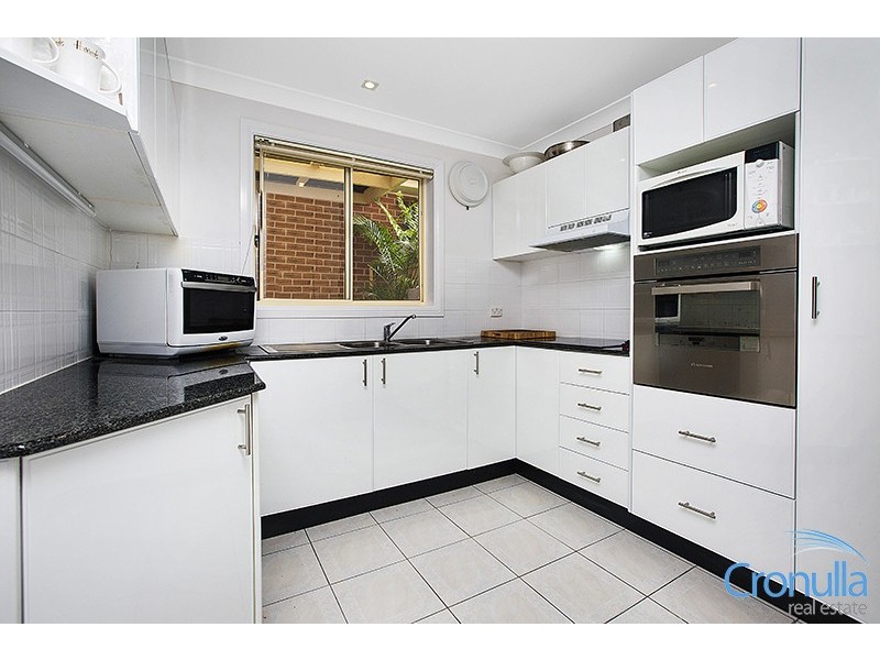2/141-143 Kareena Road, Miranda NSW 2228