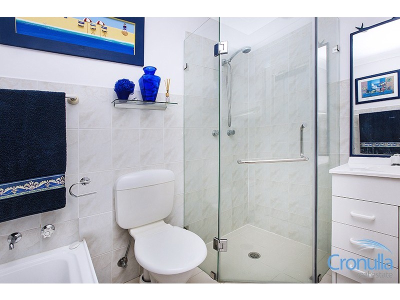 2/141-143 Kareena Road, Miranda NSW 2228