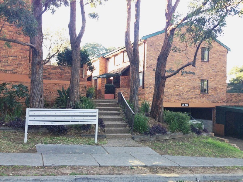 98 Glencoe Street, Sutherland NSW 2232