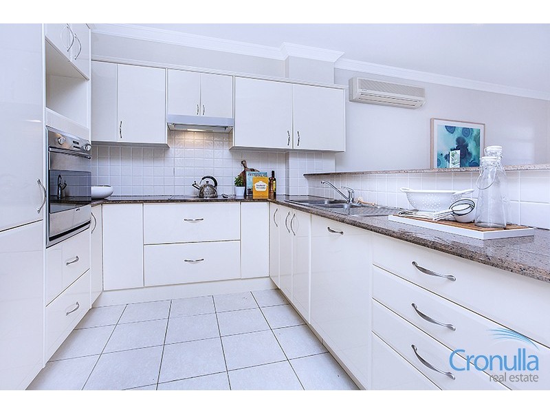 17/1-7 Clyde Avenue, Cronulla NSW 2230