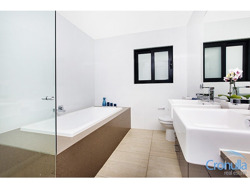 11 Booyong Avenue, Caringbah NSW 2229