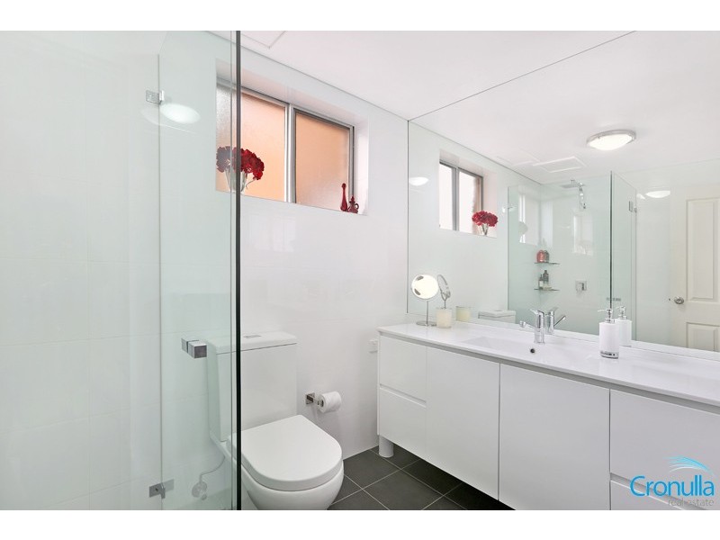 4/13-15 Allison Rd, Cronulla NSW 2230