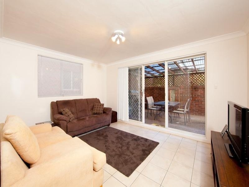 8/2 Railway Crescent, Jannali NSW 2226