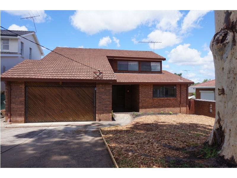 12 Riverside Ave, Picnic Point NSW 2213