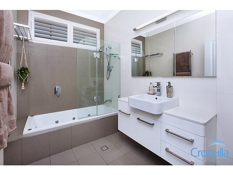 6 Holly Street, Caringbah South NSW 2229