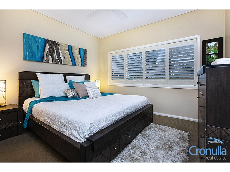 165 Kiora Rd, Miranda NSW 2228