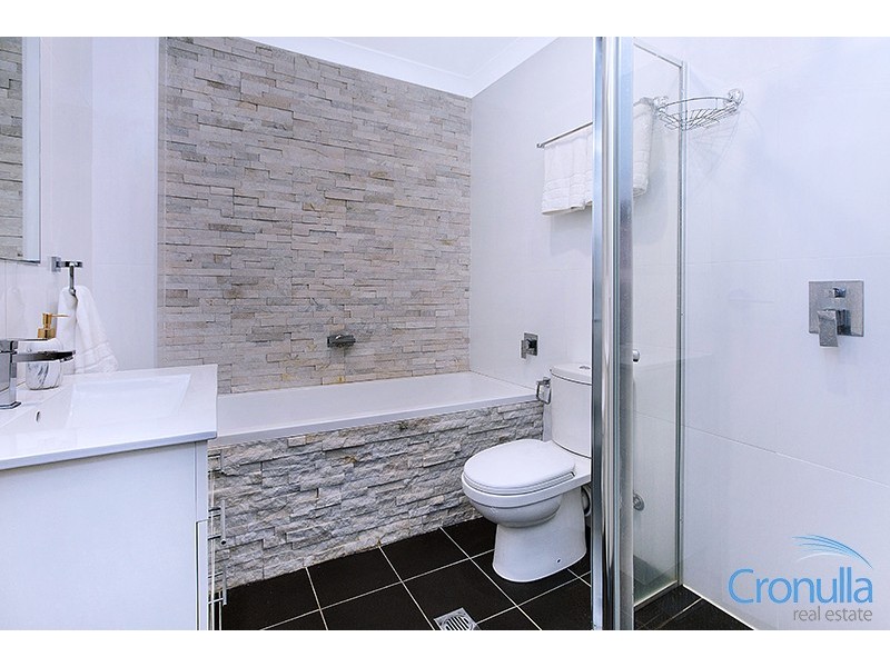 17 Caronia Ave, Cronulla NSW 2230