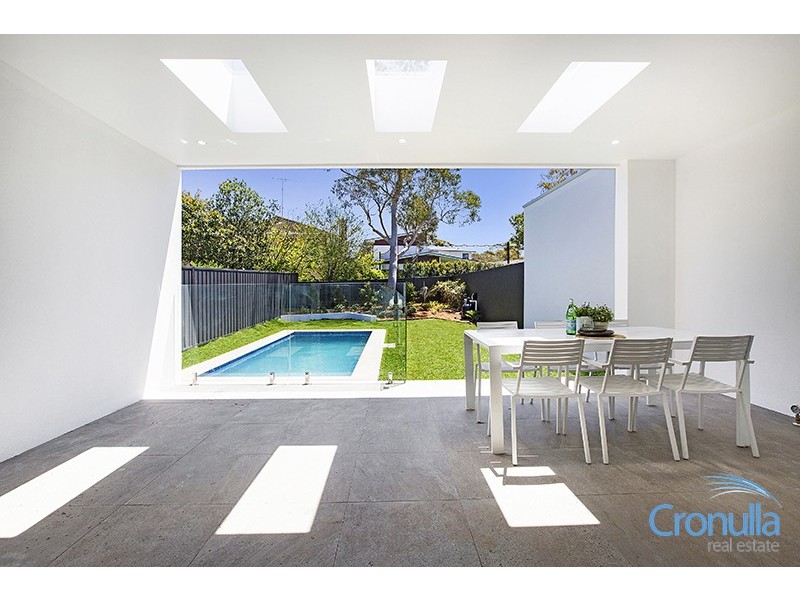 11b Walker Rd, Port Hacking NSW 2229