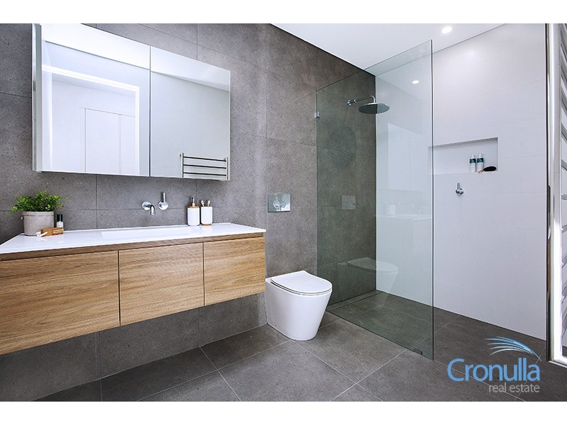 11b Walker Rd, Port Hacking NSW 2229
