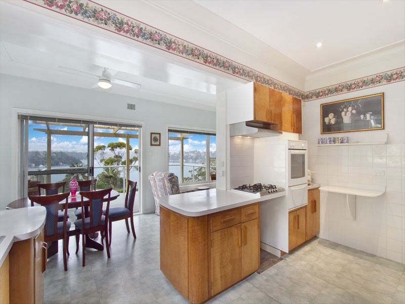 18 Pleasant Way, Blakehurst NSW 2221