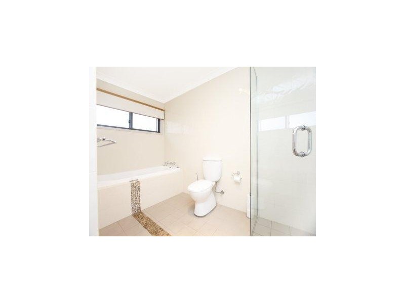 42 Laurina Ave, Yarrawarrah NSW 2233