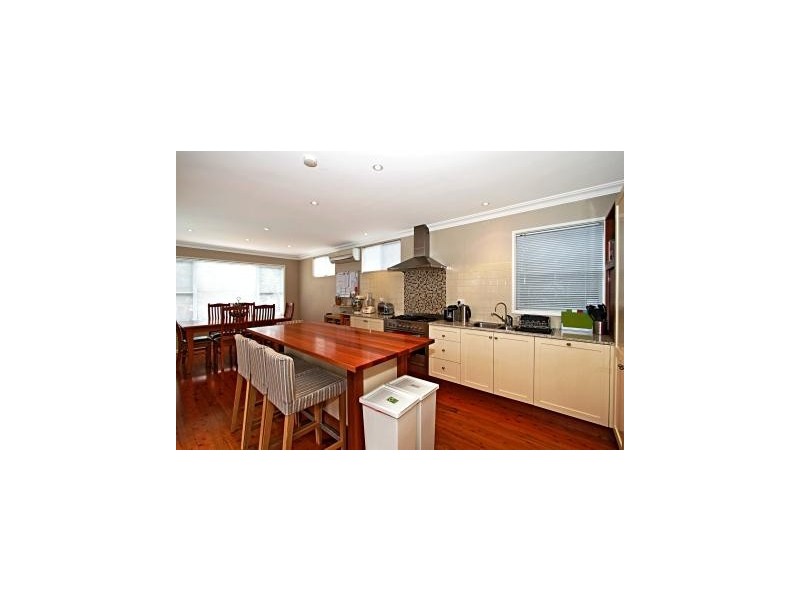 37 Wollun Street, Como NSW 2226