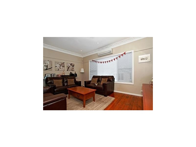 37 Wollun Street, Como NSW 2226