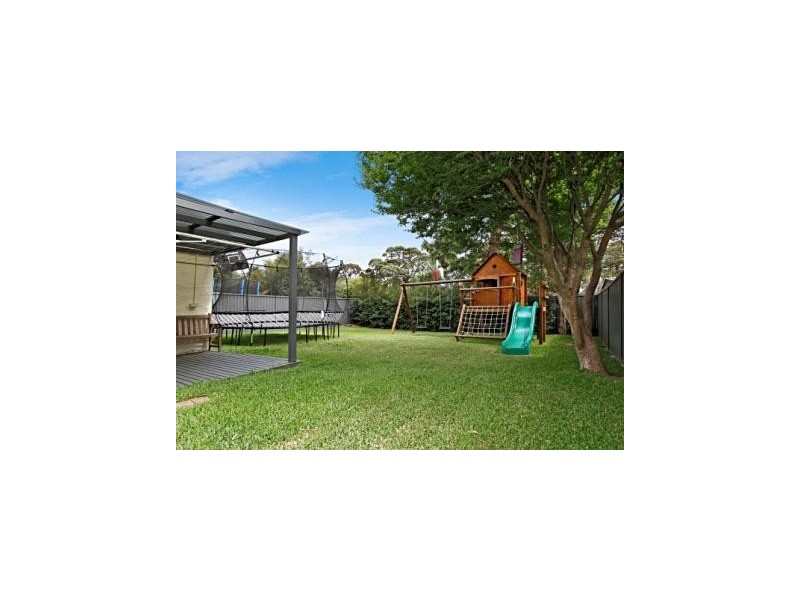 37 Wollun Street, Como NSW 2226