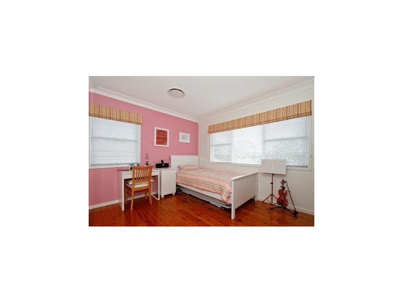 37 Wollun Street, Como NSW 2226