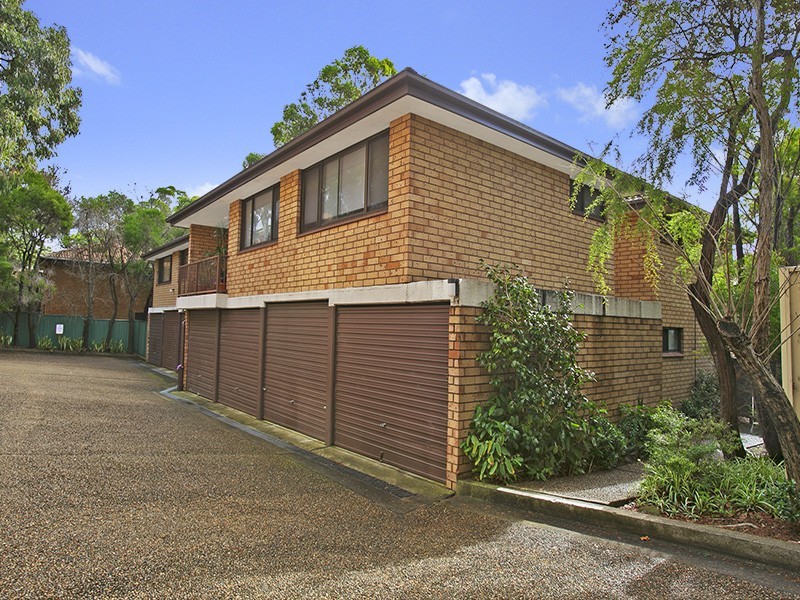 2/125 Oak Road, Kirrawee NSW 2232