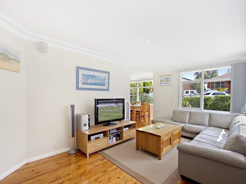 18 Kaloona Place, Kirrawee NSW 2232