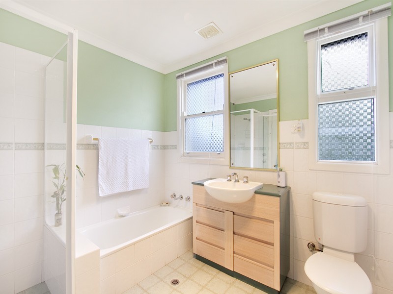 18 Kaloona Place, Kirrawee NSW 2232