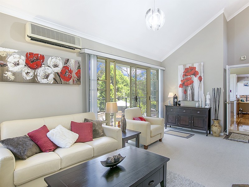 15 Rainbow Place, Kareela NSW 2232