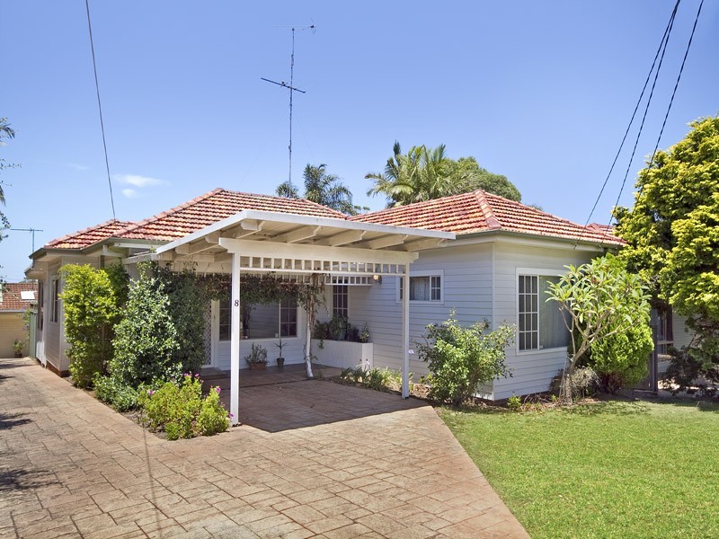 8 Barjadda Avenue, Sylvania NSW 2224