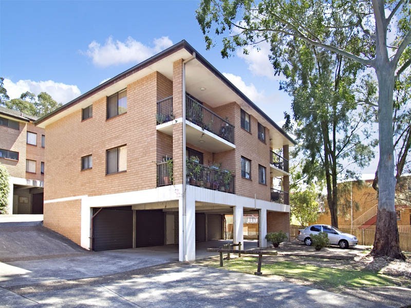 15/8-12 Railway Crescent, Jannali NSW 2226