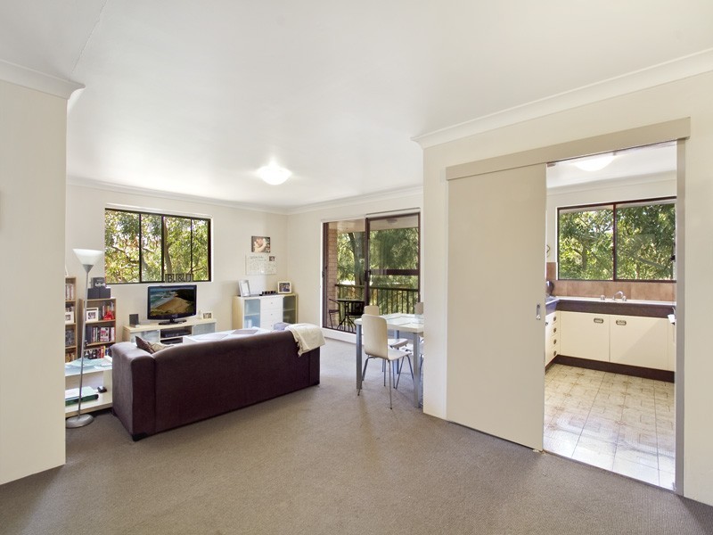 15/8-12 Railway Crescent, Jannali NSW 2226