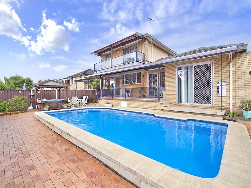 33 Essington Crescent, Sylvania NSW 2224