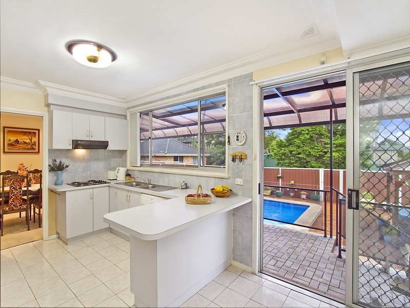 33 Essington Crescent, Sylvania NSW 2224