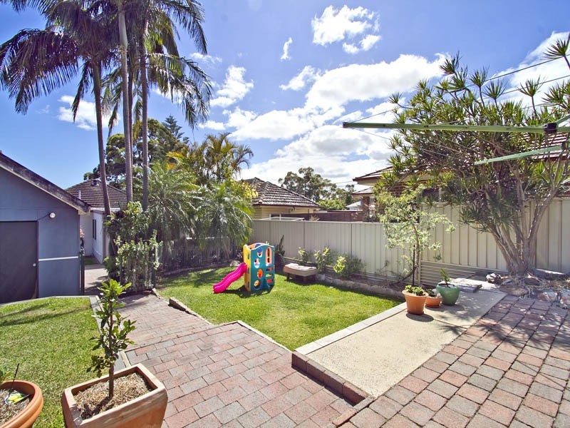 24 Yamba Road, Como NSW 2226