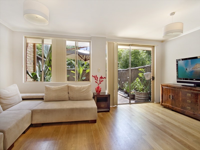 2/81 Bath Road, Kirrawee NSW 2232