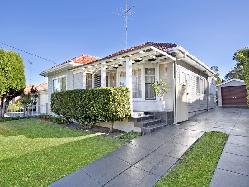 3 Barjadda Avenue, Sylvania NSW 2224