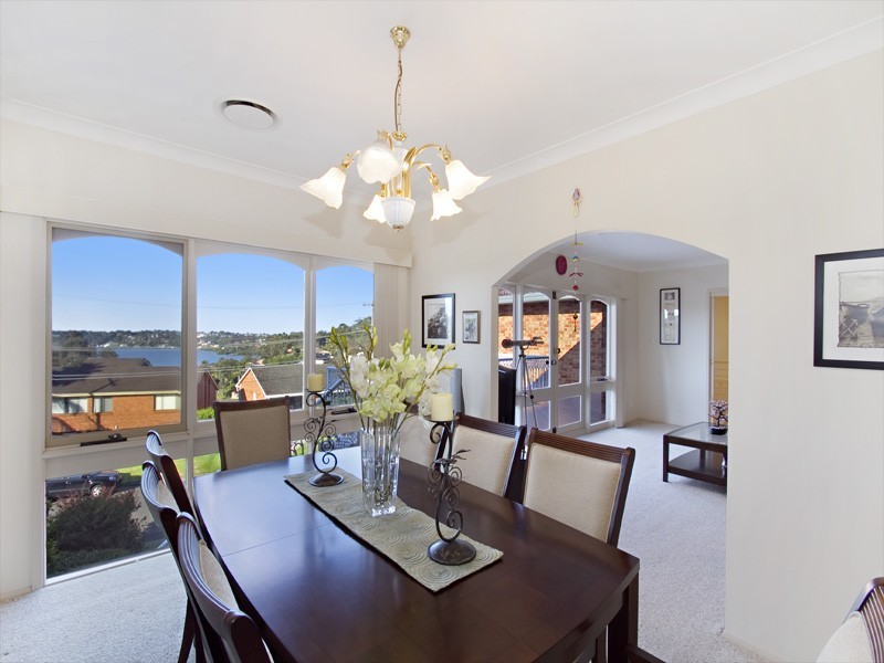 10 Struen Marie Street, Kareela NSW 2232