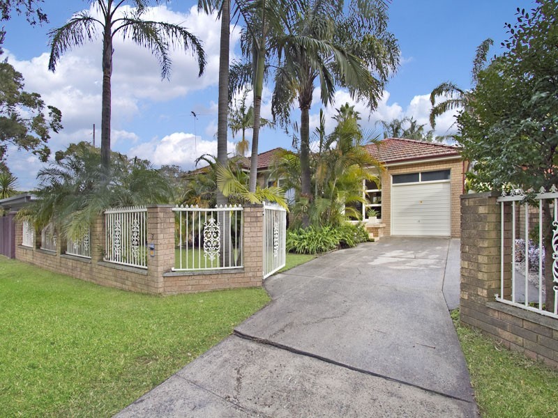 3 Tennyson Place, Sylvania NSW 2224