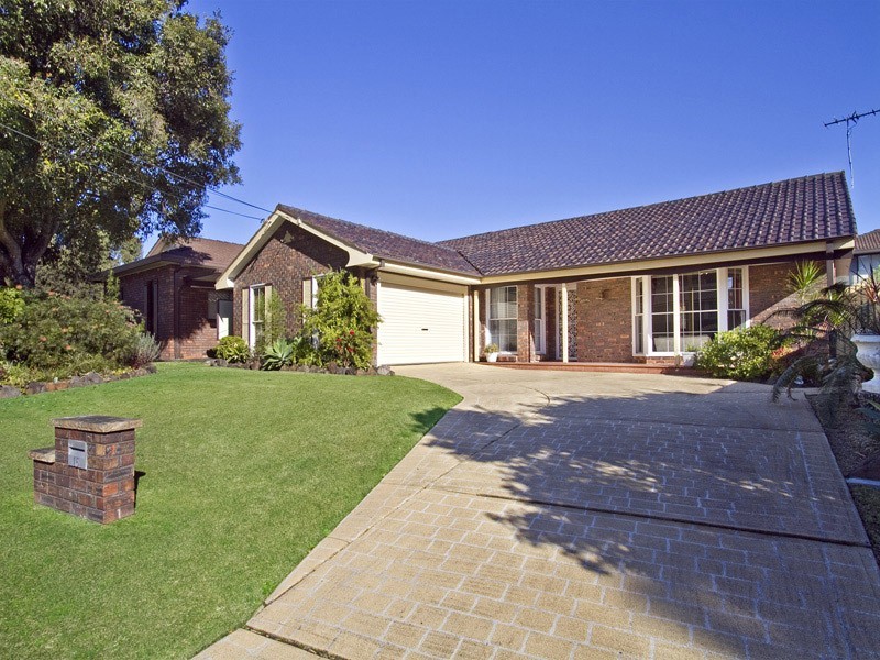 15 Essington Crescent, Sylvania NSW 2224