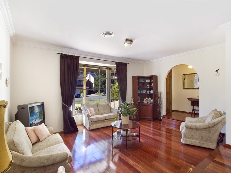 15 Essington Crescent, Sylvania NSW 2224