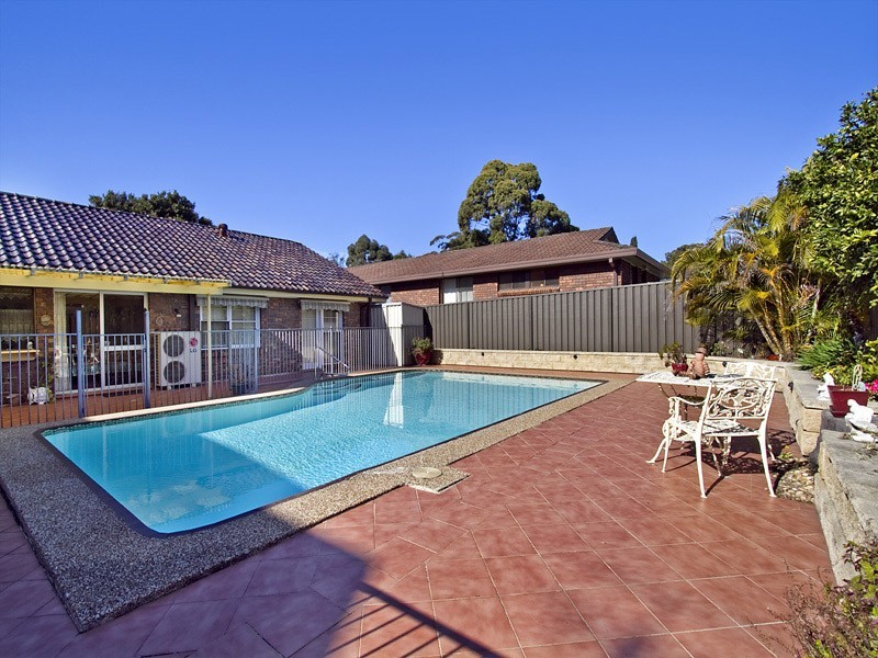 15 Essington Crescent, Sylvania NSW 2224