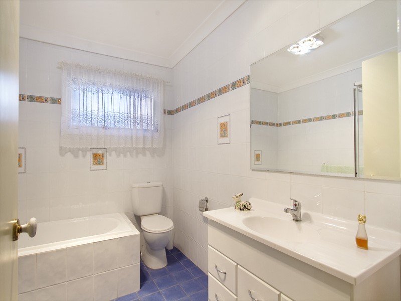 15 Essington Crescent, Sylvania NSW 2224