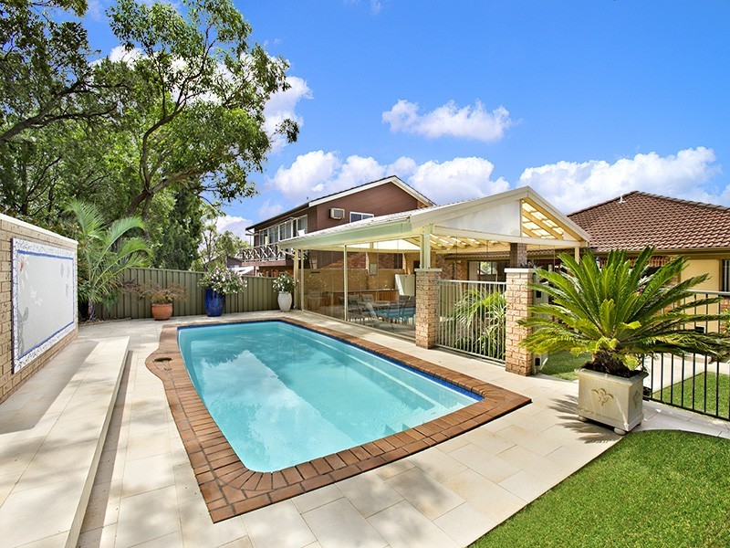 39 Tea Tree Place, Kirrawee NSW 2232